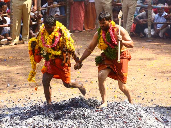 ആഴിയിലേക്ക്