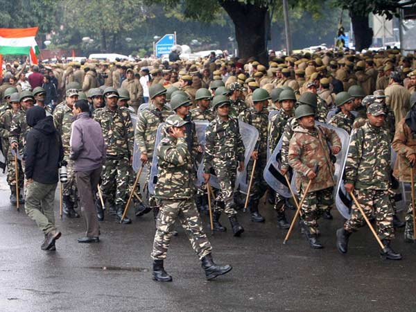 പത്രക്കാരെയും വെറുതെ വിട്ടില്ല