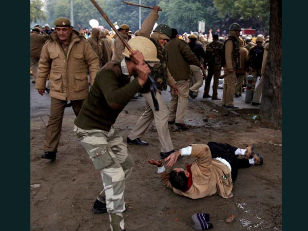 അടിയും തുടങ്ങി