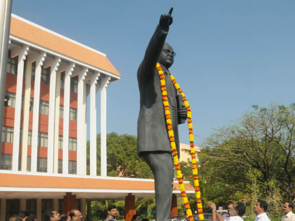 സഭയിലെ ആഘോഷം