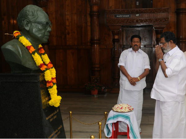 കെ ആര്‍ നാരയണന്‍