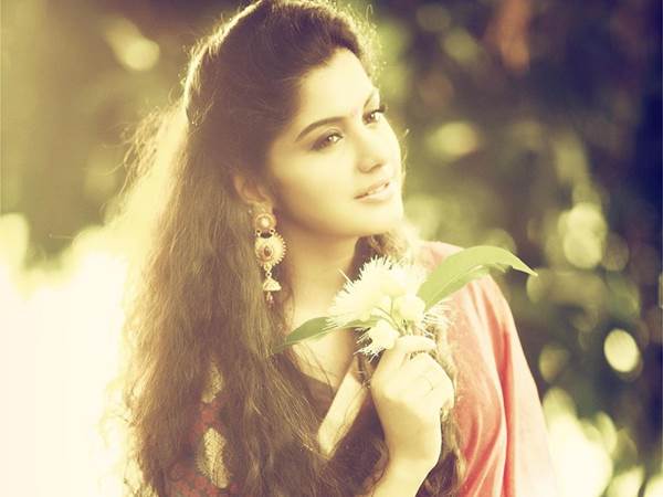 മലയാളസിനിമയില്‍ കാലുറപ്പിച്ചു