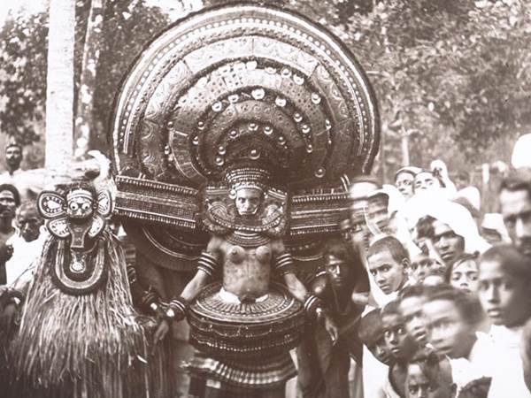 തെയ്യം കാണാറുണ്ടോ