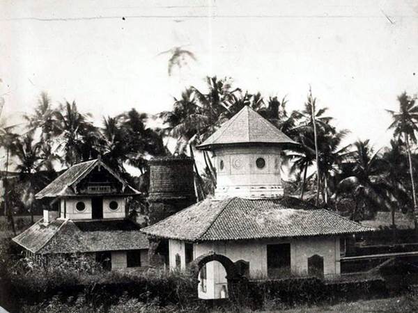  മുസ്ലീം പള്ളി