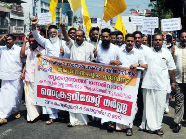 മുന്‍ നിരയിലെ പോരാളികള്‍