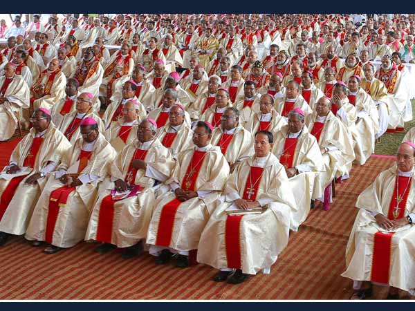 ചരിത്രത്തിലേക്ക് ഒരു കുര്‍ബാന