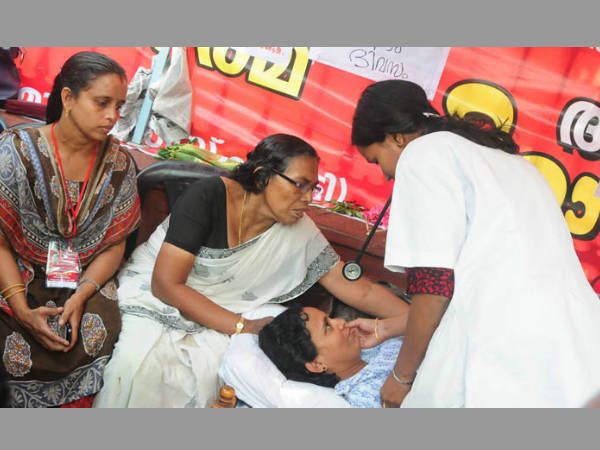 സമരം നിര്‍ത്തിക്കൂടെ