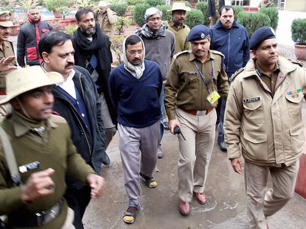 കെജ്രിവാളിന് തെരുവിലേക്ക്