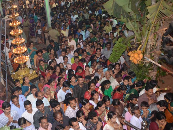 വന്‍ തിരക്ക്