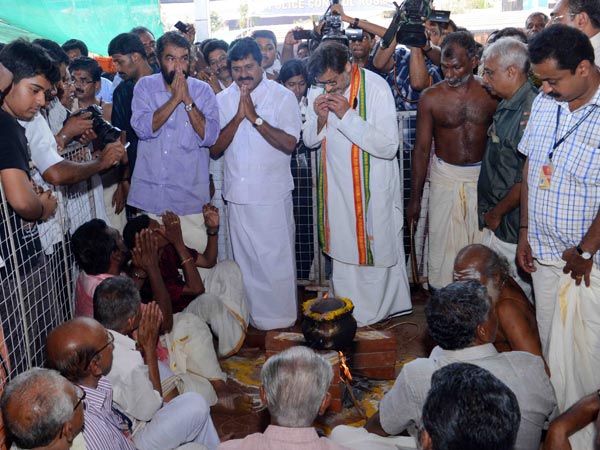 പൊങ്കാലക്ക് പാര്‍ട്ടിയില്ല