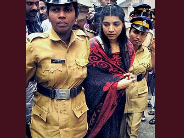 സരിതയുടെ സാരികള്‍