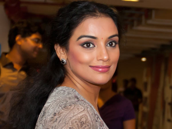 ശ്വേതാമേനോന്‍