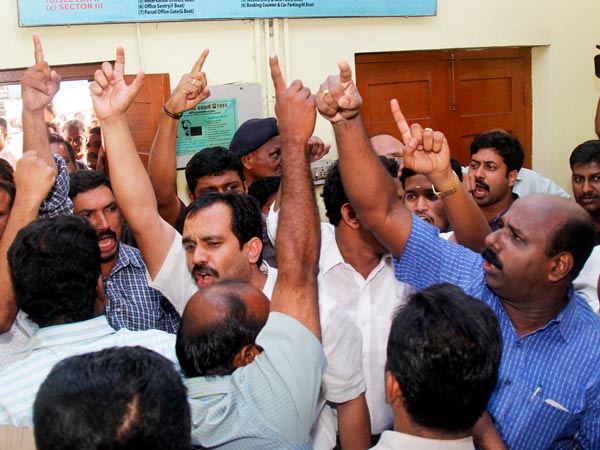  അഭിഭാഷകരുടെ പ്രതിഷേധം