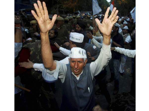 കസ്റ്റഡിക്കെതിരെ പ്രതിഷേധം