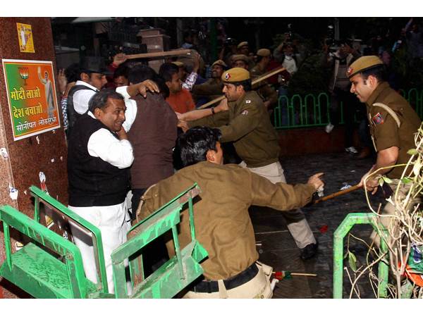 ഒടുവില്‍ കേസ്