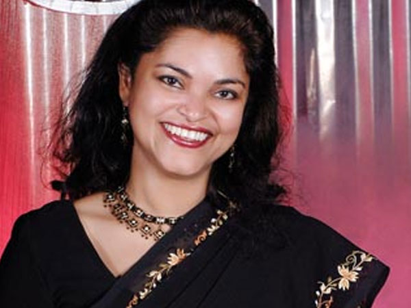 ഇന്ത്യന്‍ എക്‌സ്പ്രസില്‍ തുടക്കം