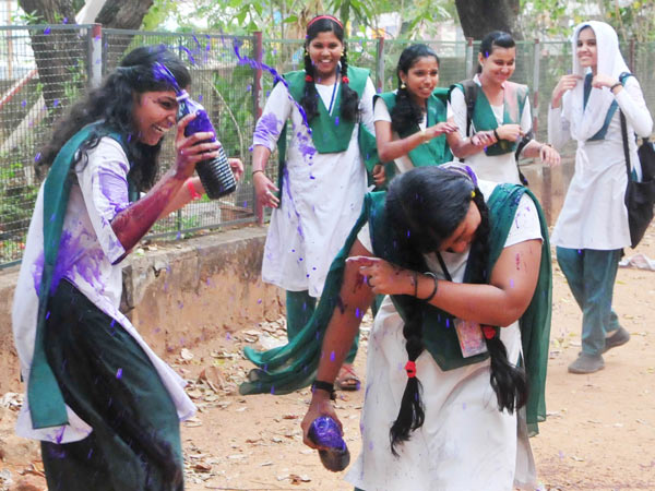 ചായം പൂശി