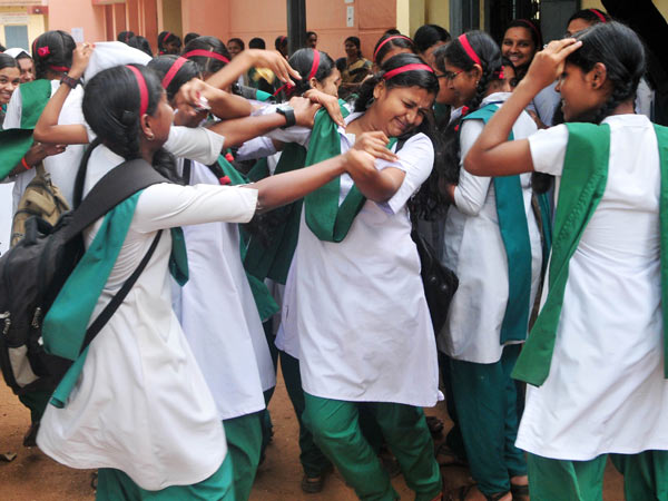 രക്ഷപ്പെട്ടേ