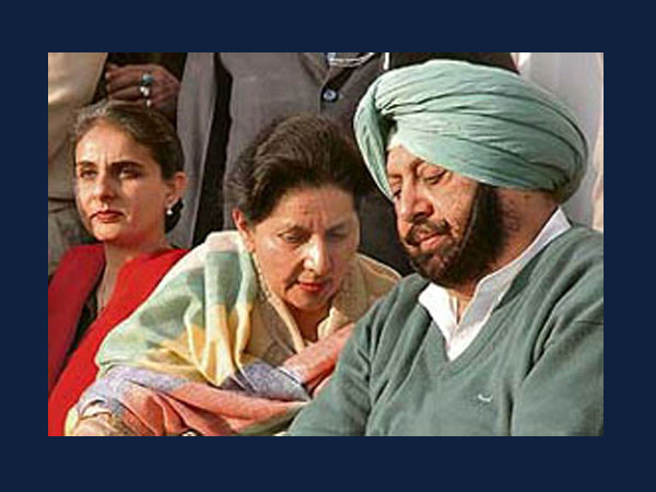 അമരിന്ദര്‍ സിംഗും ഭാര്യയും