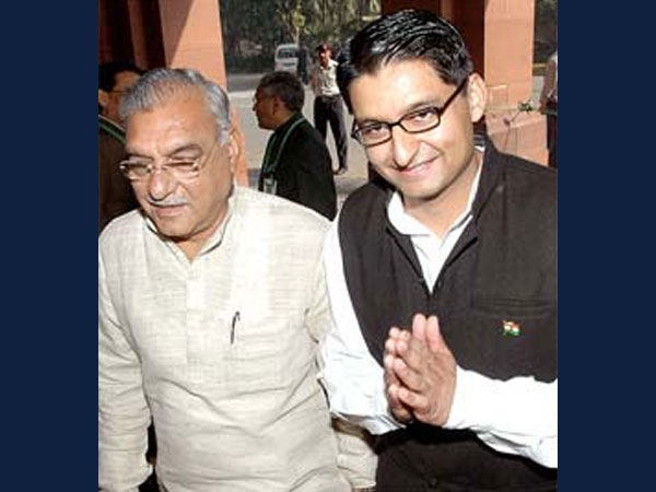 ഹരിയാന മുഖ്യമന്ത്രിയും മകനും