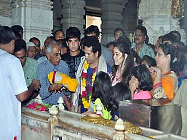 സോമനാഥ് ക്ഷേത്രത്തില്‍