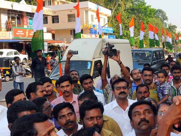 തെരഞ്ഞെടുപ്പ് ചൂടേറുന്നു
