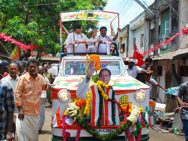 വിഎസ് ശിവകുമാര്‍ ഒപ്പം