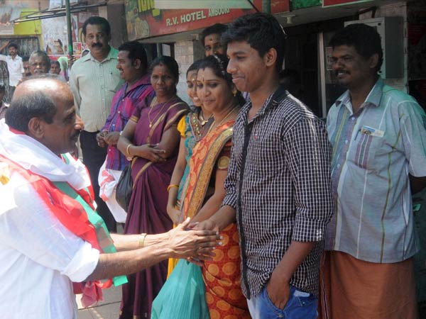 ബെന്നറ്റിനൊപ്പം