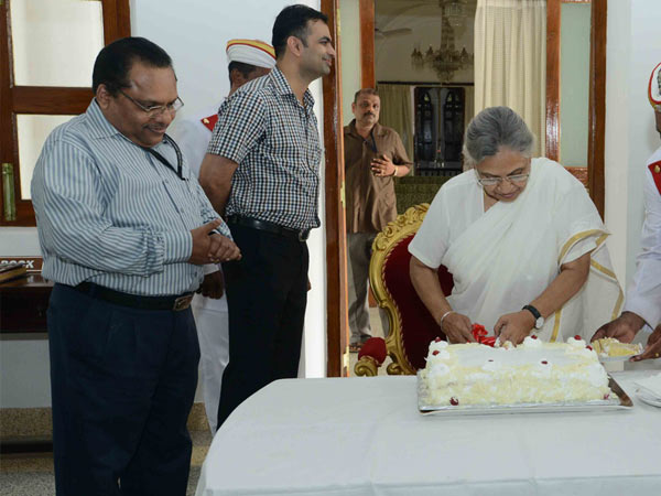 ജീവനക്കാരുടെ സമ്മാനം ജീവനക്കാരുടെ സമ്മാനം