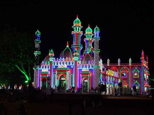 ആഘോഷത്തിന്റെ നാളുകള്‍