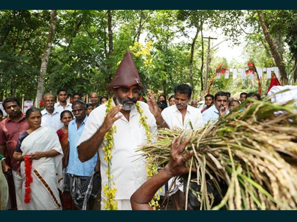കര്‍ഷക വേഷം