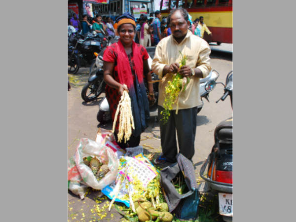 കണിയൊരുക്കാനുള്ള തിരക്ക്