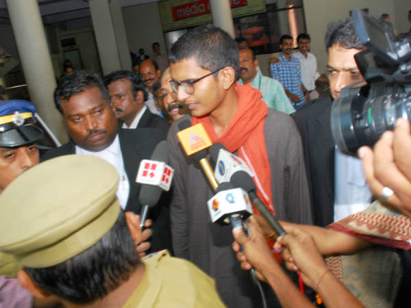 പണിയായത് തിരഞ്ഞെടുപ്പ്