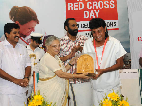 ബോബിക്ക് ആദരം