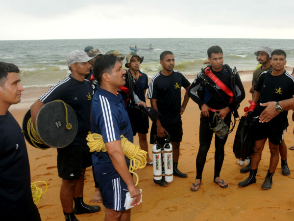 ബോട്ട് പൊക്കാന്‍ നേവി