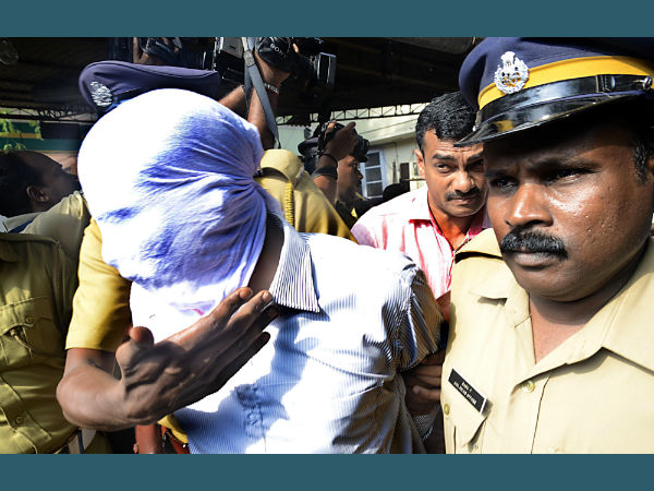 ആറുപേര്‍