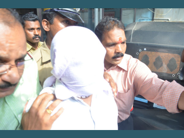 സജീവ പ്രവര്‍ത്തകരല്ല