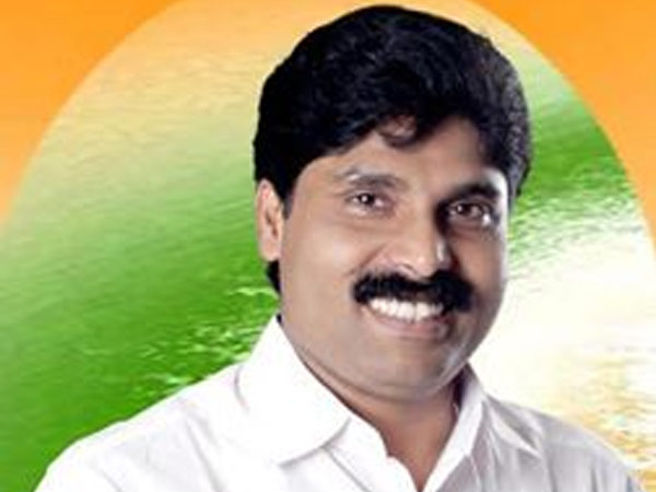 കോണ്‍ഗ്രസ് കുഴിച്ച് മുടപ്പെടും