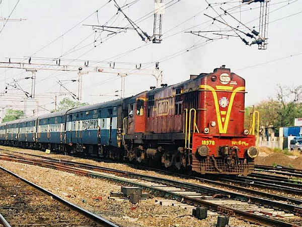 തീവണ്ടിയില്‍ ടിക്കറ്റെടുക്കേണ്ടെ