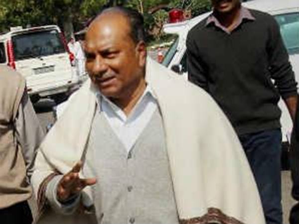 ആന്റിയുടെ ഒളിയമ്പ്