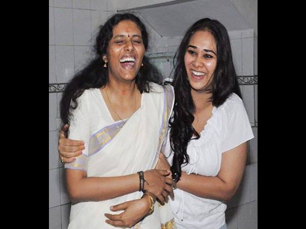 സുഹൃത്തിനൊപ്പം