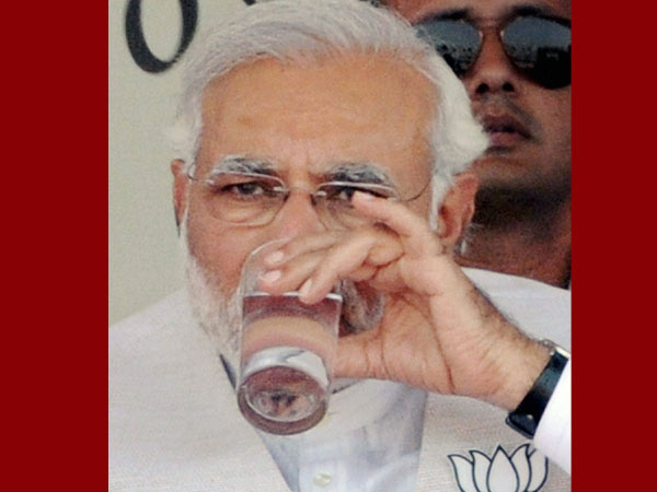 വിമര്ശനങ്ങള്ക്ക് നടുവില് വിമര്ശനങ്ങള്ക്ക് നടുവില്