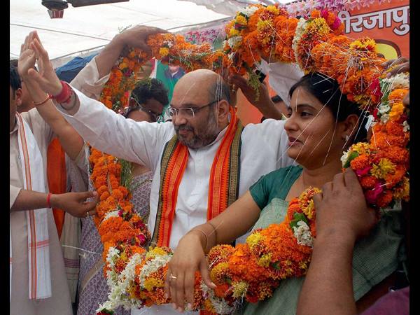 രാഷ്ട്രീയത്തിലേക്ക്