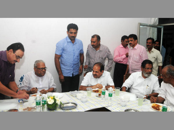 പ്രതിപക്ഷവും ഉണ്ട്