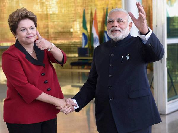 ദില്മ റൗസേഫിനൊപ്പം ദില്മ റൗസേഫിനൊപ്പം