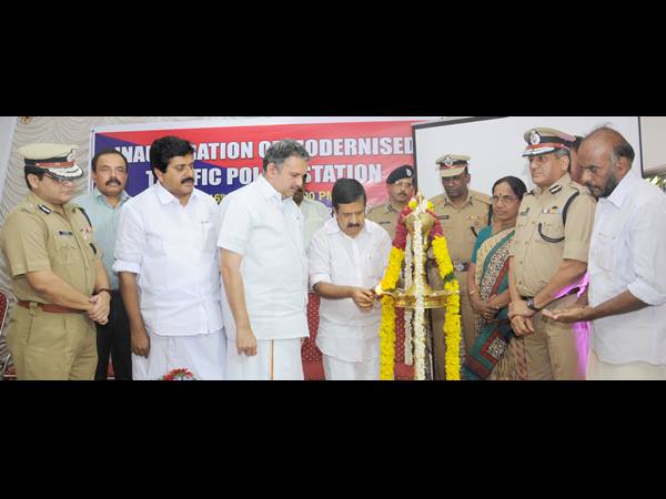 സ്‌കൂളുകള്‍ക്ക് കാവല്‍