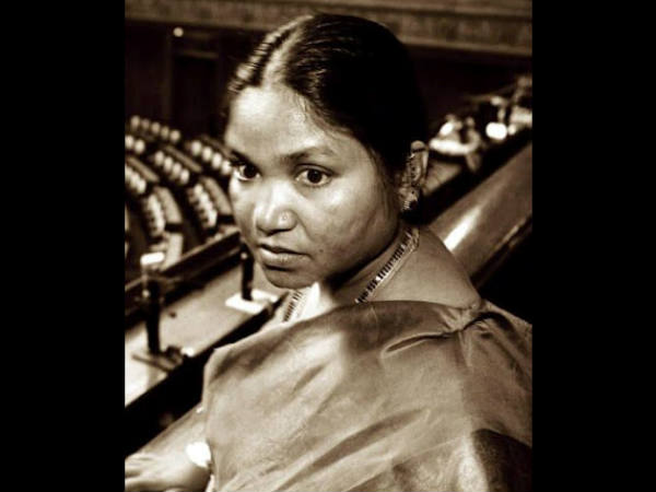 താക്കൂറുകള്‍, കൂട്ട ബലാത്സംഗം