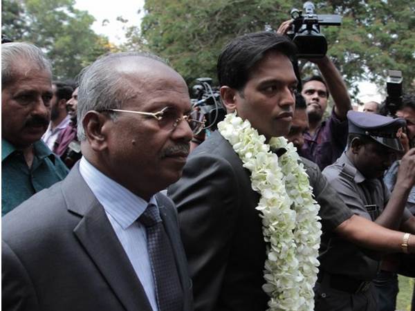 അവിവാഹിതനെന്ന് അനില്‍