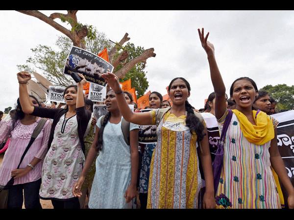 സൂക്ഷിച്ചത് വിവിധ മദ്രസകളില്‍