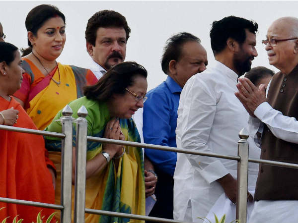 നേതാക്കള്‍